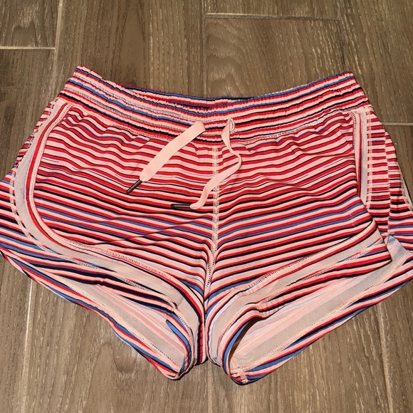 Lululemon Make A Move Short
Twisted Dune Minty Pink Alarming Size 4 - Picture 6 of 16
